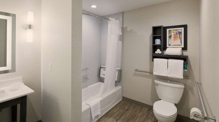 Homewood Suites by Hilton Topeka Room