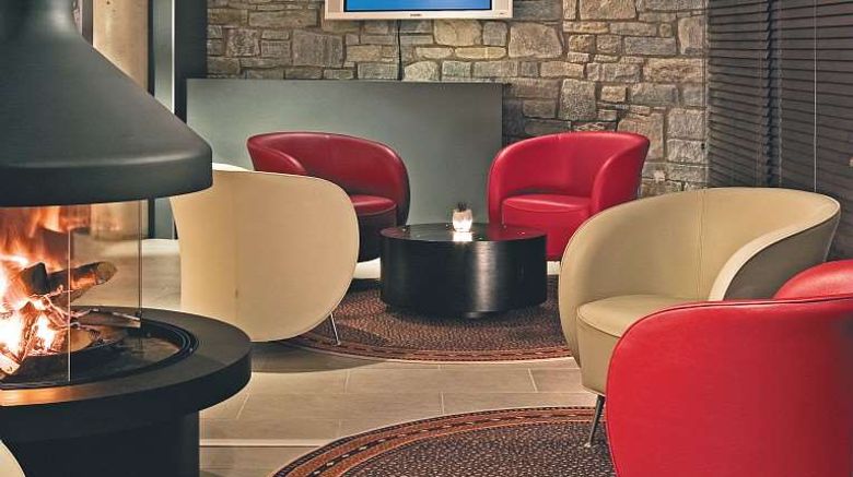 <b>Best of Both Lobby</b>. Images powered by <a href="https://iceportal.shijigroup.com/" title="IcePortal" target="_blank">IcePortal</a>.