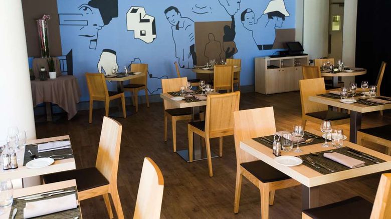 <b>Best of Both Restaurant</b>. Images powered by <a href="https://iceportal.shijigroup.com/" title="IcePortal" target="_blank">IcePortal</a>.