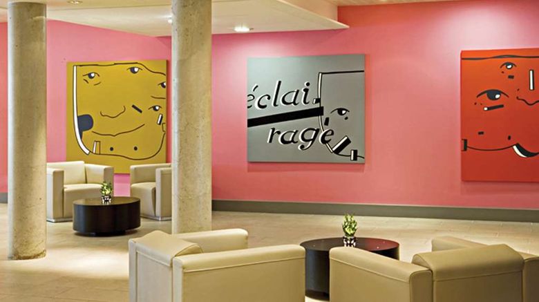 <b>Best of Both Lobby</b>. Images powered by <a href="https://iceportal.shijigroup.com/" title="IcePortal" target="_blank">IcePortal</a>.