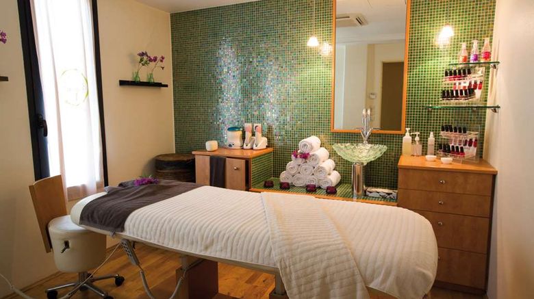 <b>Best of Both Spa</b>. Images powered by <a href="https://iceportal.shijigroup.com/" title="IcePortal" target="_blank">IcePortal</a>.