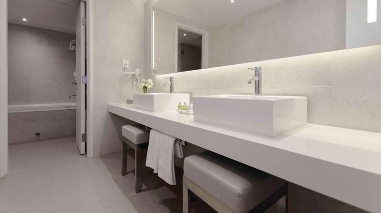 <b>NH Monterrey La Fe Room</b>. Images powered by <a href="https://iceportal.shijigroup.com/" title="IcePortal" target="_blank">IcePortal</a>.