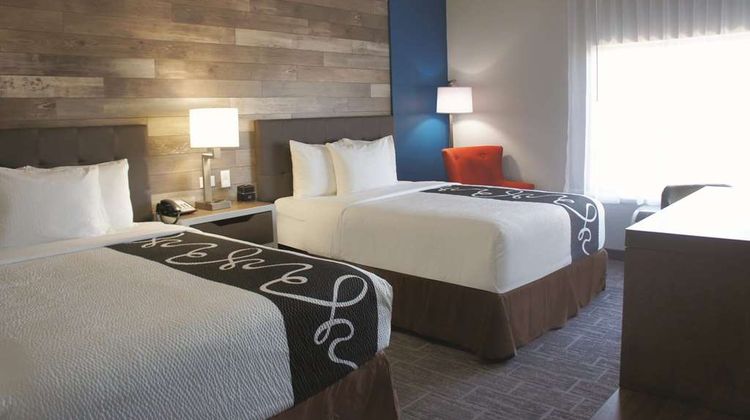 La Quinta Inn & Suites Pittsburg Room