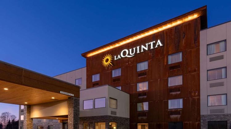 La Quinta Inn & Suites Anchorage Exterior
