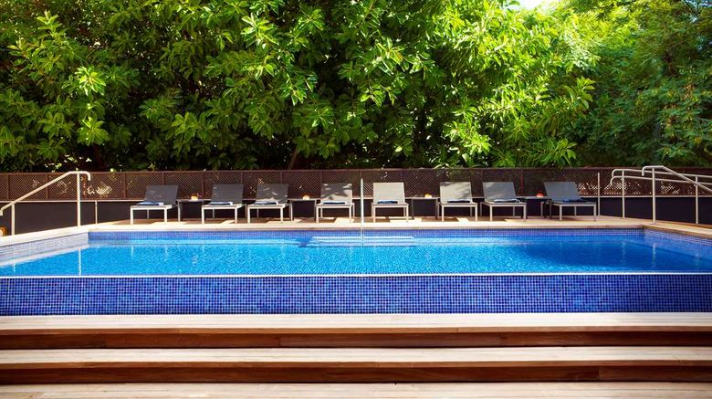 <b>H10 Itaca Hotel Pool</b>. Images powered by <a href="https://iceportal.shijigroup.com/" title="IcePortal" target="_blank">IcePortal</a>.