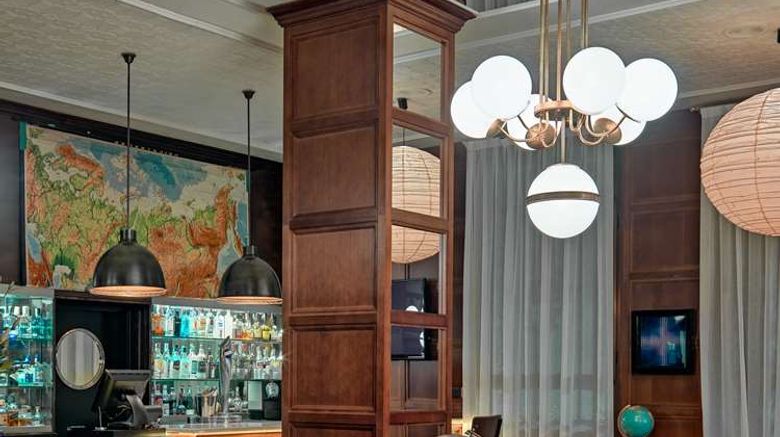 <b>H10 Montcada Hotel Lobby</b>. Images powered by <a href="https://iceportal.shijigroup.com/" title="IcePortal" target="_blank">IcePortal</a>.