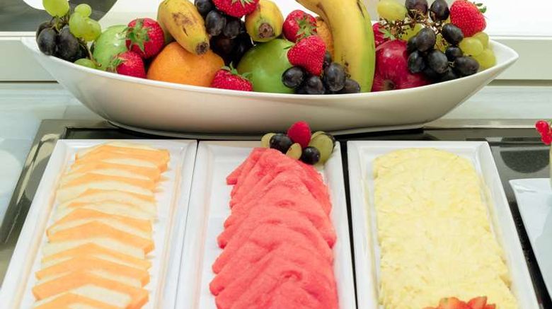 <b>H10 Universitat Hotel Barcelona Restaurant</b>. Images powered by <a href="https://iceportal.shijigroup.com/" title="IcePortal" target="_blank">IcePortal</a>.
