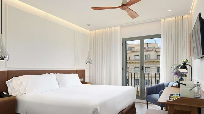 <b>H10 Universitat Hotel Barcelona Room</b>. Images powered by <a href="https://iceportal.shijigroup.com/" title="IcePortal" target="_blank">IcePortal</a>.