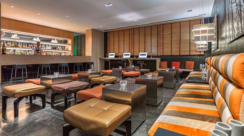<b>H10 Roma Citta Lobby</b>. Images powered by <a href="https://iceportal.shijigroup.com/" title="IcePortal" target="_blank">IcePortal</a>.