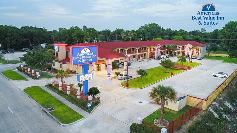 <b>Americas Best Value Inn & Suites Exterior</b>. Images powered by <a href="https://iceportal.shijigroup.com/" title="IcePortal" target="_blank">IcePortal</a>.