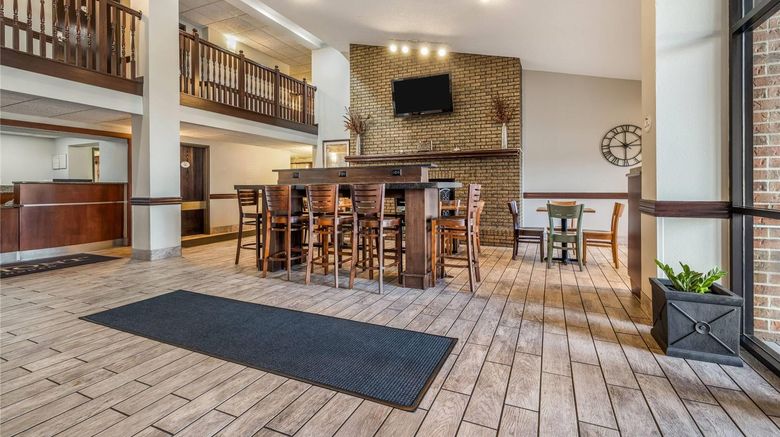 <b>Baymont Inn & Suites Bloomington MSP Apt Lobby</b>. Images powered by <a href="https://iceportal.shijigroup.com/" title="IcePortal" target="_blank">IcePortal</a>.