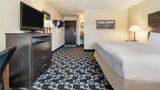 Baymont Inn & Suites Bloomington MSP Apt Room