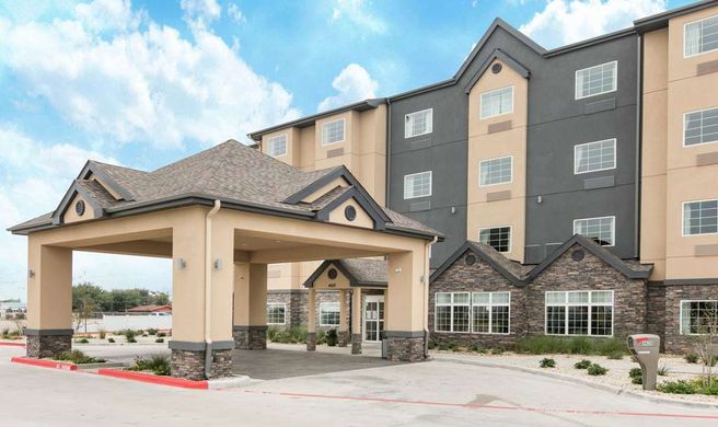 Microtel Inn & Suites Lubbock Exterior