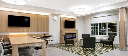 Microtel Inn & Suites Lubbock Lobby