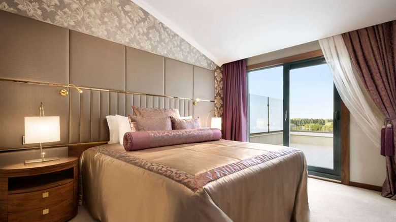 <b>Ramada Yalova Suite</b>. Images powered by <a href="https://iceportal.shijigroup.com/" title="IcePortal" target="_blank">IcePortal</a>.