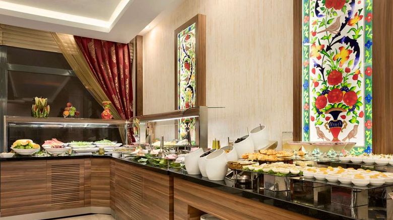 <b>Ramada Yalova Restaurant</b>. Images powered by <a href="https://iceportal.shijigroup.com/" title="IcePortal" target="_blank">IcePortal</a>.