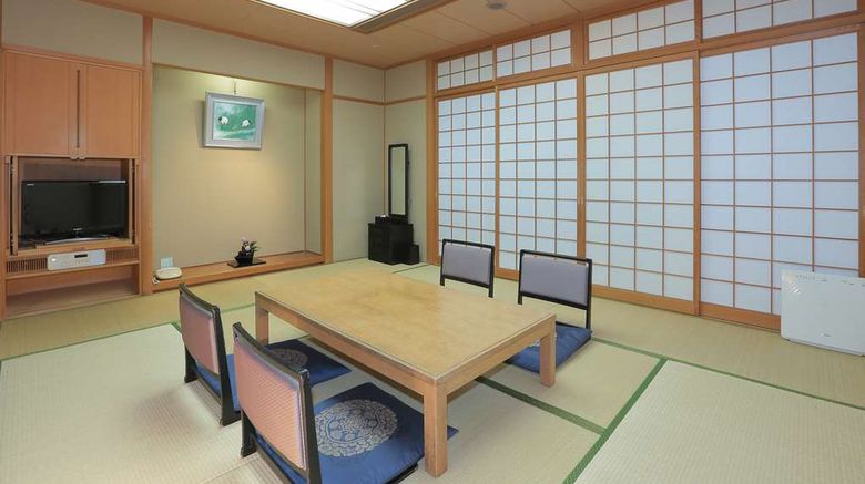 <b>Takarazuka Washington Hotel Room</b>. Images powered by <a href="https://iceportal.shijigroup.com/" title="IcePortal" target="_blank">IcePortal</a>.