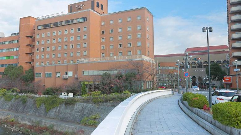 <b>Takarazuka Washington Hotel Exterior</b>. Images powered by <a href="https://iceportal.shijigroup.com/" title="IcePortal" target="_blank">IcePortal</a>.
