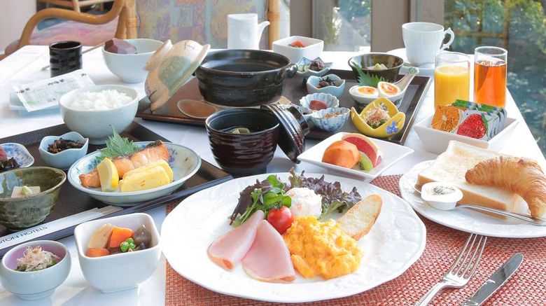 <b>Takarazuka Washington Hotel Restaurant</b>. Images powered by <a href="https://iceportal.shijigroup.com/" title="IcePortal" target="_blank">IcePortal</a>.