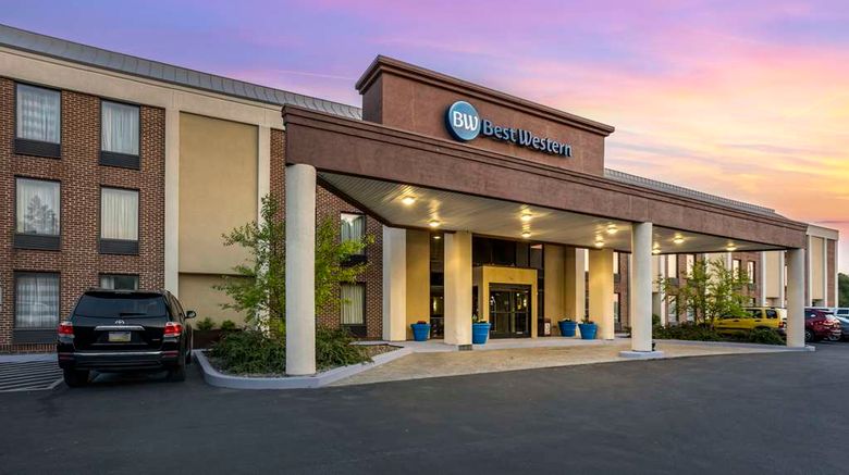 <b>Best Western Harrisburg North Hotel Exterior</b>. Images powered by <a href="https://iceportal.shijigroup.com/" title="IcePortal" target="_blank">IcePortal</a>.