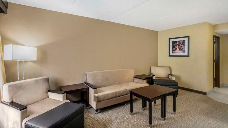 <b>Best Western Harrisburg North Hotel Suite</b>. Images powered by <a href="https://iceportal.shijigroup.com/" title="IcePortal" target="_blank">IcePortal</a>.