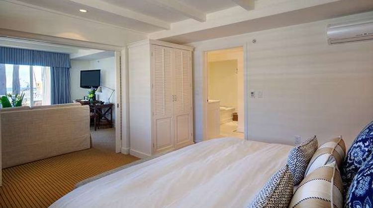 Pavilion Hotel Suite