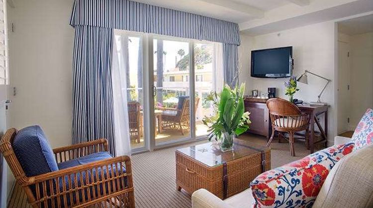 Pavilion Hotel Suite