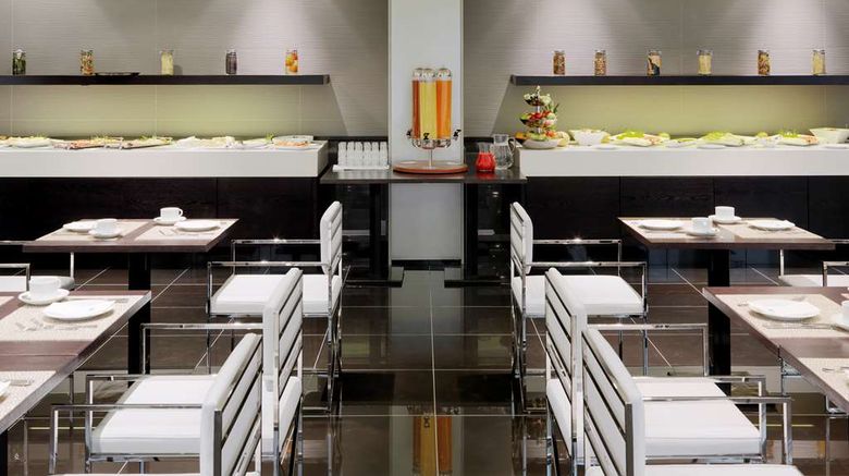 <b>H10 Berlin Kudamm Restaurant</b>. Images powered by <a href="https://iceportal.shijigroup.com/" title="IcePortal" target="_blank">IcePortal</a>.
