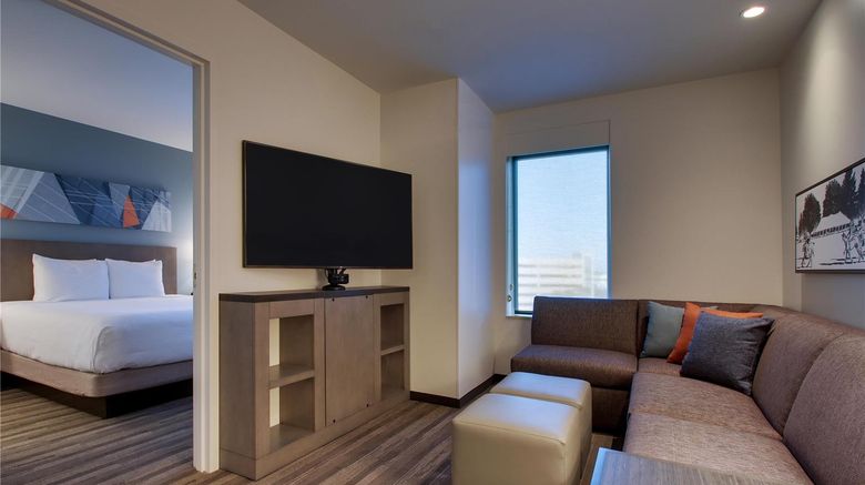 <b>Hyatt House Oak Brook Suite</b>. Images powered by <a href="https://iceportal.shijigroup.com/" title="IcePortal" target="_blank">IcePortal</a>.