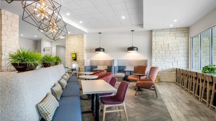 Home2 Suites by Hilton Fort Worth Lobby