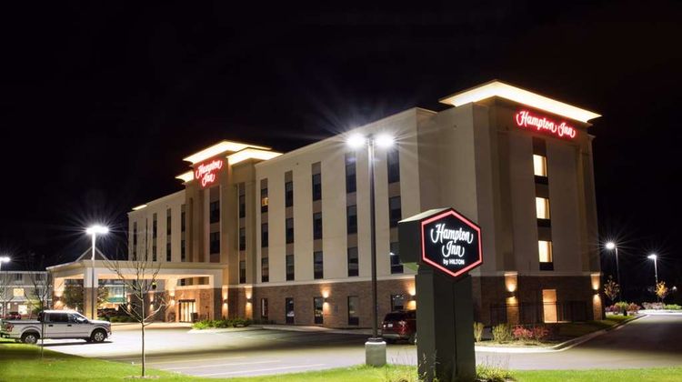 Hampton Inn & Suites Big Rapids Exterior