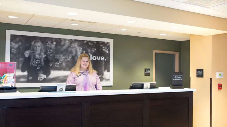 Hampton Inn & Suites Big Rapids Lobby
