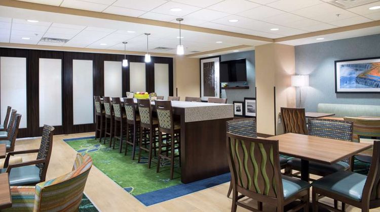 Hampton Inn & Suites Big Rapids Restaurant