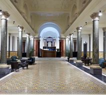 Hotel The Building Lobby