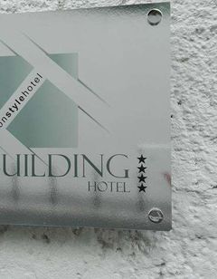 Hotel The Building