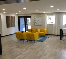 Days Inn & Suites Cincinnati North Lobby