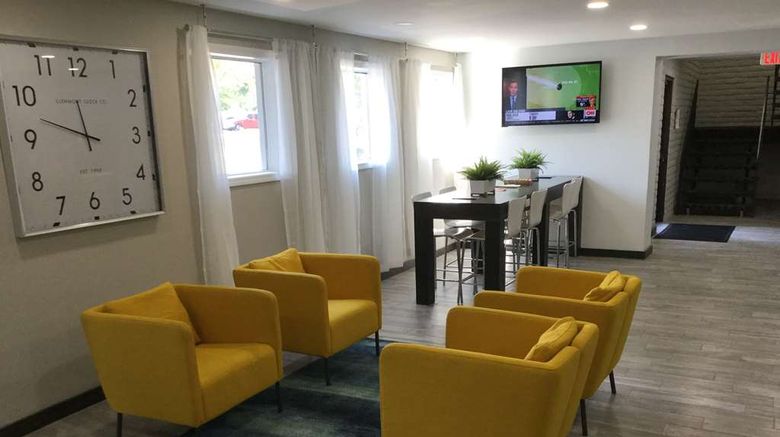 <b>Days Inn & Suites Cincinnati North Lobby</b>. Images powered by <a href="https://iceportal.shijigroup.com/" title="IcePortal" target="_blank">IcePortal</a>.