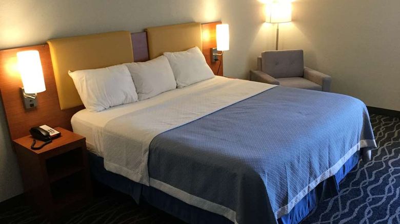 <b>Days Inn & Suites Cincinnati North Room</b>. Images powered by <a href="https://iceportal.shijigroup.com/" title="IcePortal" target="_blank">IcePortal</a>.