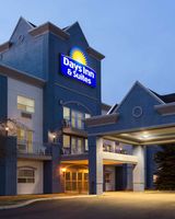 Days Inn & Suites Brooks