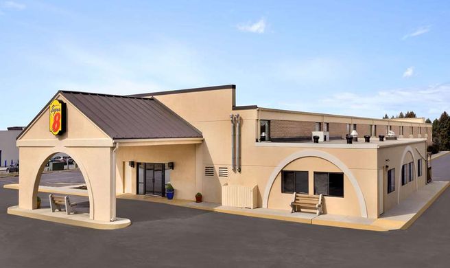 Super 8 Chambersburg I-81 Exterior