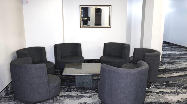 Travelodge Hotel & Convention Ctr Lobby