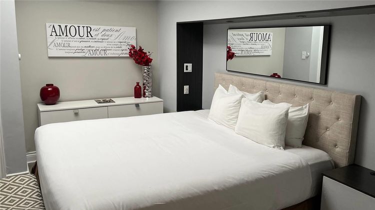 Travelodge Hotel & Convention Ctr Suite
