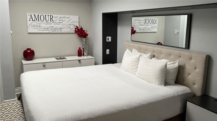 Travelodge Hotel & Convention Ctr Suite