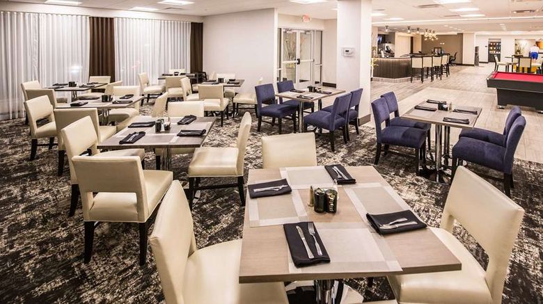 <b>Wyndham Chicago O'Hare Restaurant</b>. Images powered by <a href="https://iceportal.shijigroup.com/" title="IcePortal" target="_blank">IcePortal</a>.