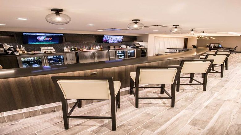 <b>Wyndham Chicago O'Hare Restaurant</b>. Images powered by <a href="https://iceportal.shijigroup.com/" title="IcePortal" target="_blank">IcePortal</a>.