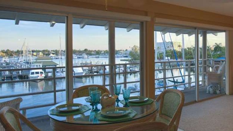 <b>Cove Inn on Naples Bay Suite</b>. Images powered by <a href="https://iceportal.shijigroup.com/" title="IcePortal" target="_blank">IcePortal</a>.