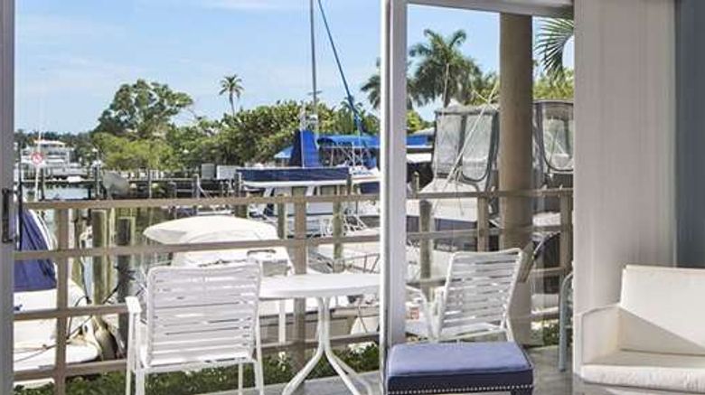 <b>Cove Inn on Naples Bay Room</b>. Images powered by <a href="https://iceportal.shijigroup.com/" title="IcePortal" target="_blank">IcePortal</a>.