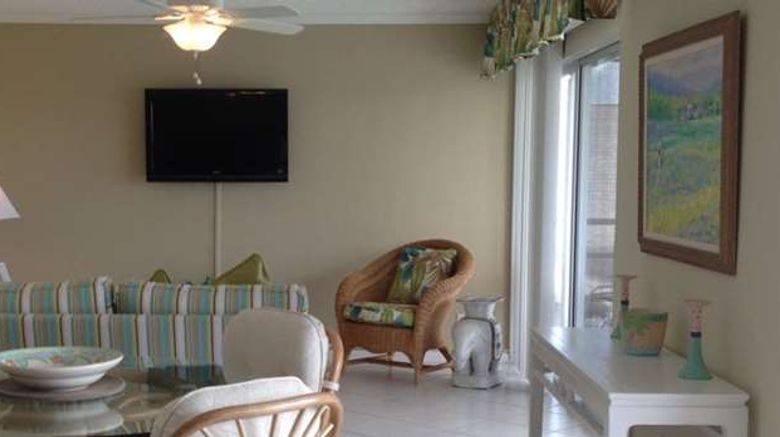 <b>Cove Inn on Naples Bay Suite</b>. Images powered by <a href="https://iceportal.shijigroup.com/" title="IcePortal" target="_blank">IcePortal</a>.