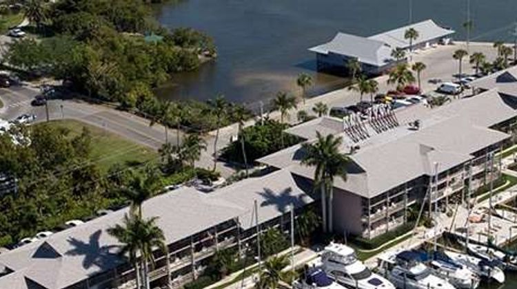 Cove Inn on Naples Bay Exterior