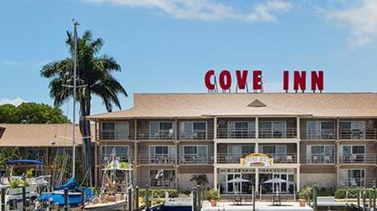 Cove Inn on Naples Bay Exterior